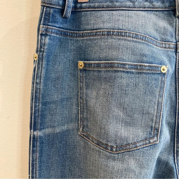 ST-JOHN Sz 8 Distressed Wiskering Mid-Wash Straight Leg Rosette on Pocket Jeans - Picture 10 of 11